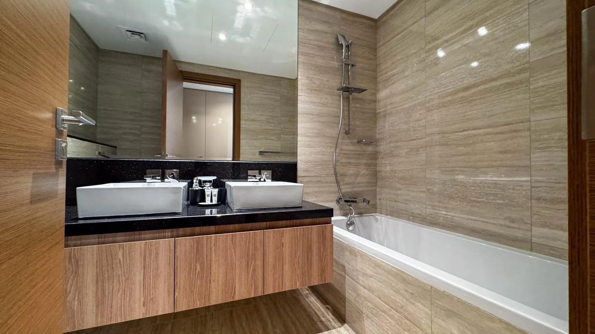 Primestay - 2Br In Urban Oasis By Missoni - Business Bay Dubai Apartment